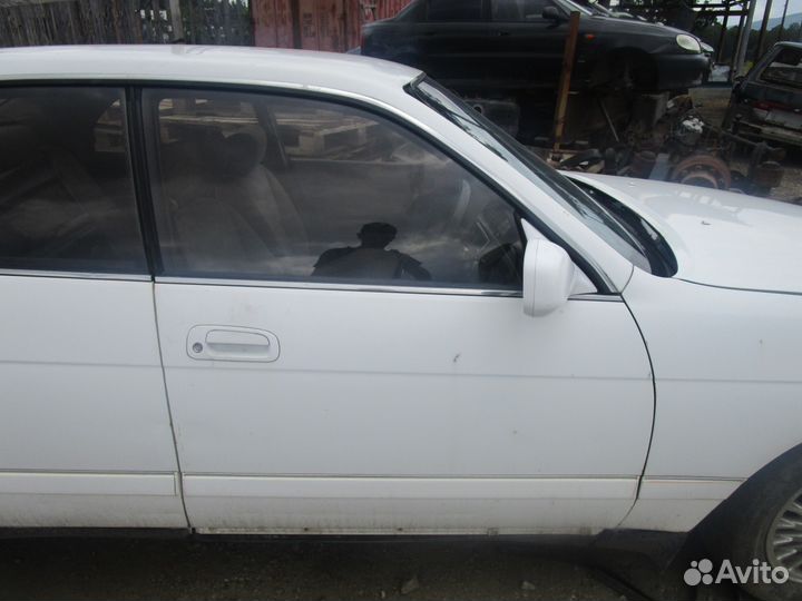 Дверь передняя правая Toyota Crown