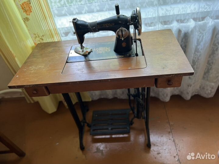 Швейная машина