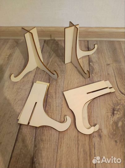 Подставки под декоративные тарелки, картины