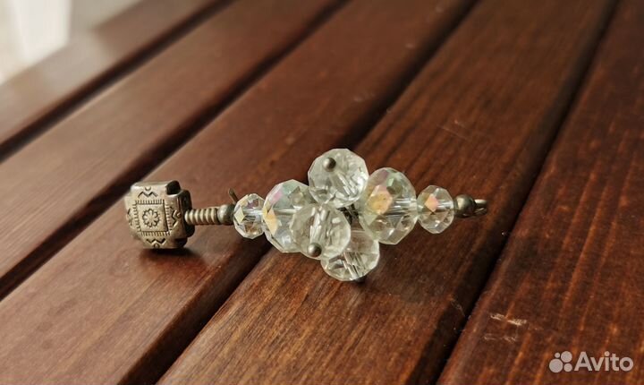 Брошь с камнем горный хрусталь