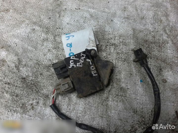 Блок управления вентилятором Toyota Corolla E12 20