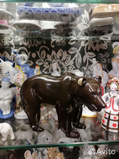 Фарфоровая статуэтка 