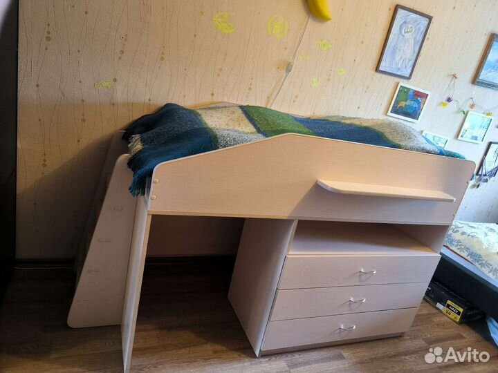 Кровать чердак Легенда бу