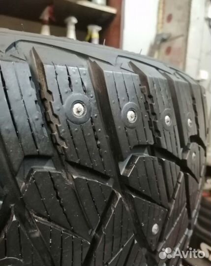 Goodyear Ultragrip 600 225/55 R17