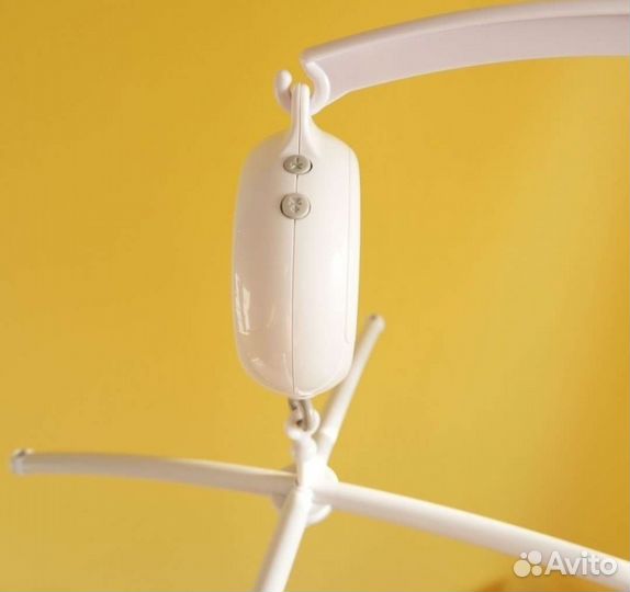 Музыкальный мобиль и кронштейн на кроватку