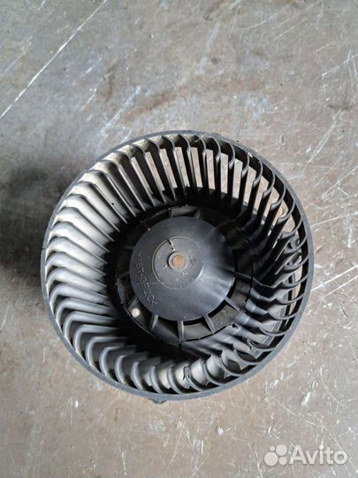 Моторчик печки на Ягуар x-type