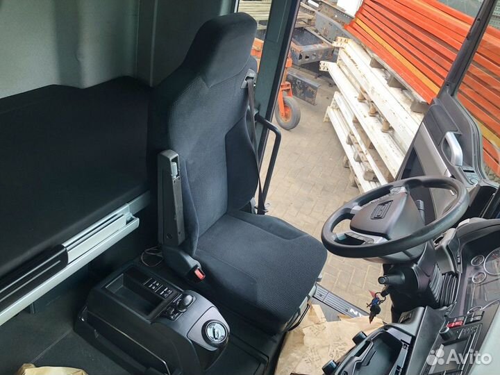 Сиденье водительское пневматическое Man TGX