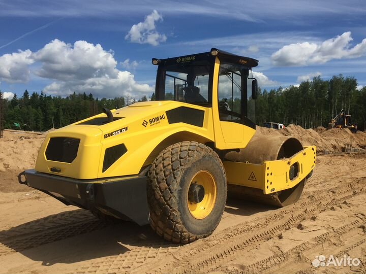 Машинист грунтового катка