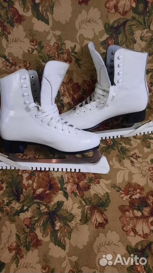 Коньки женские нат.кожа 40 размер
