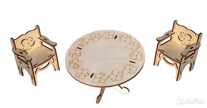 Набор мебели для кукол до 30 см.(стол и стулья)