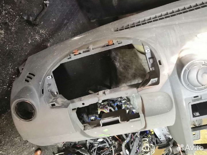 Торпеда панель renault logan 1