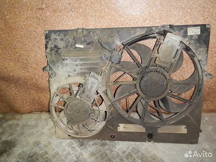 Вентилятор радиатора в сборе с диффузором Volkswagen Touareg