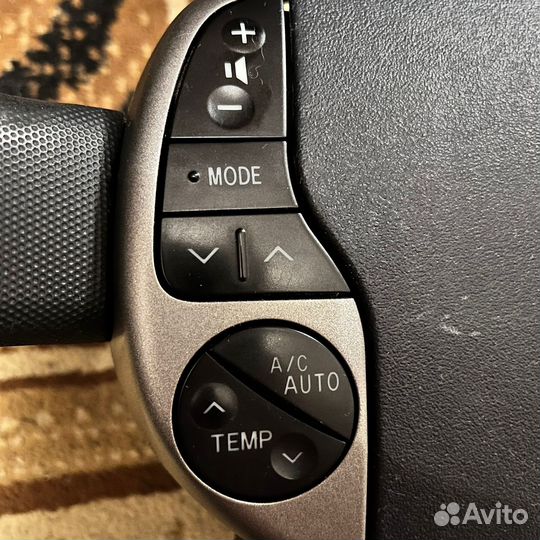 Руль toyota prius