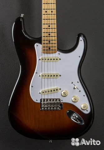 Fender Jimi Hendrix Stratocaster 3-Color Sunburst