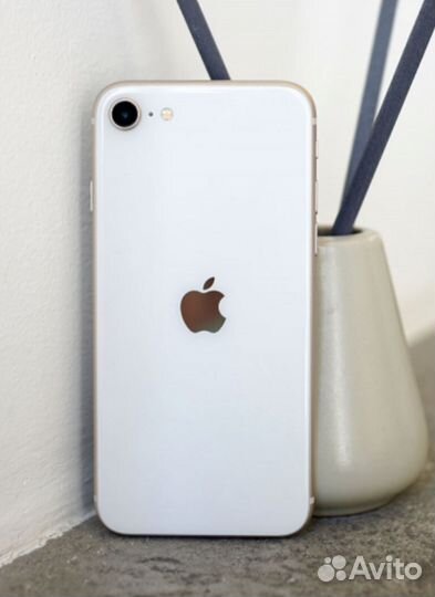 iPhone SE, 64 ГБ