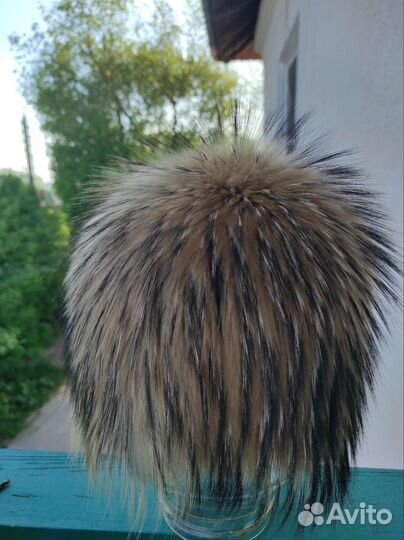 Шапка из енота вязанная