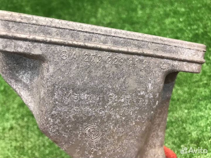 Кронштейн двигателя левый Mercedes-Benz E-350 W212