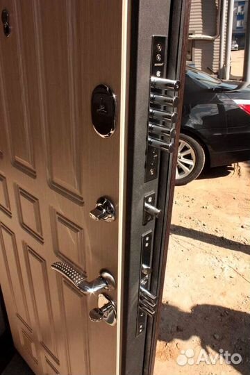 Дверь входная металлическая