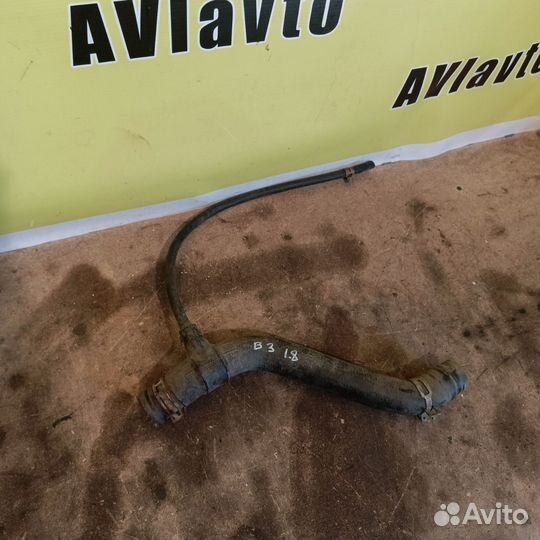 Патрубок радиатора Volkswagen Passat B3