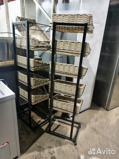 Стойка с плетеными корзинами 43/35/153 5 корзин на