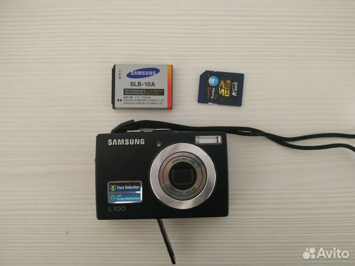 Компактный фотоаппарат