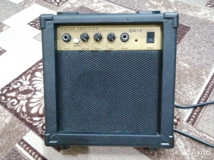 Гитарный комбоусилитель rocket ga10