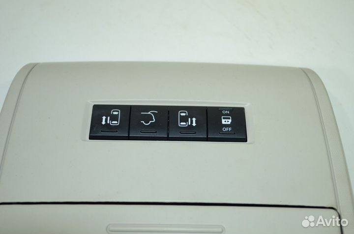 Плафон освещения салона Dodge Grand Caravan RT