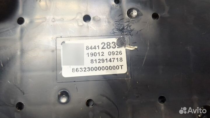 Блок предохранителей Chevrolet Blazer, 2019