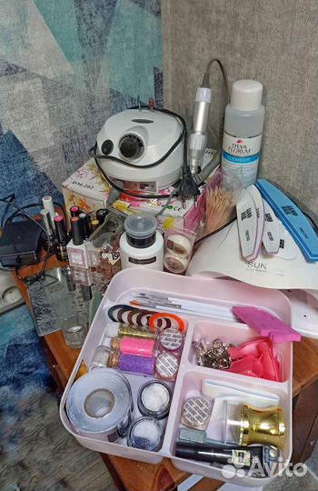 Машинка для маникюра. Лампа. Набор для маникюра