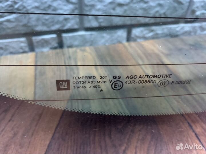 Opel zafira C Стекло двери багажника