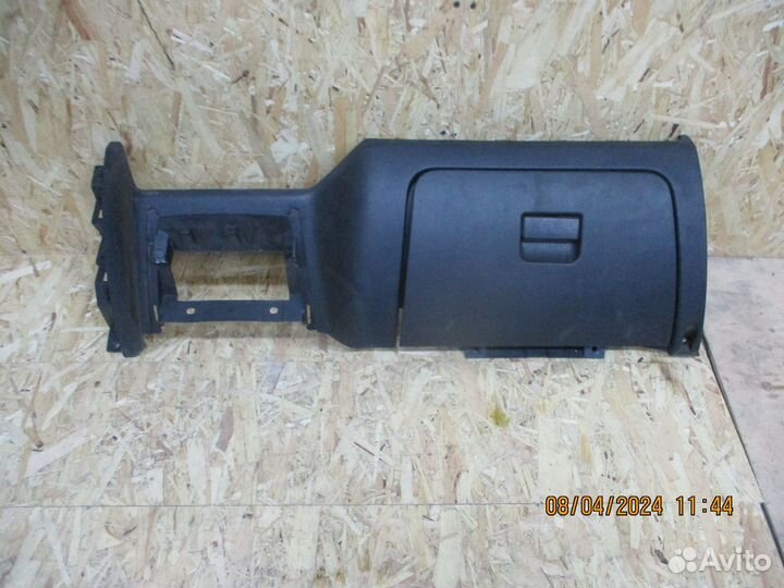 Бардачок в сборе Джили Эмгранд EC7