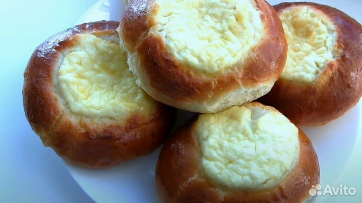 Печеные пирожки, сдоба