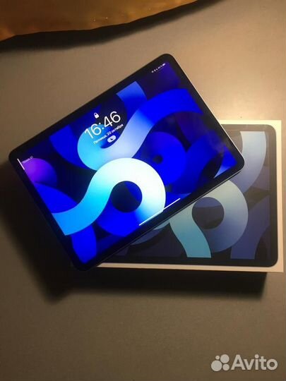 iPad Air(4-го поколения) Wi-Fi 64 гб 10.9 2020