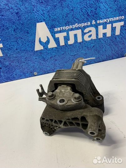 Подушка МКПП Opel Astra J A16XER 2010