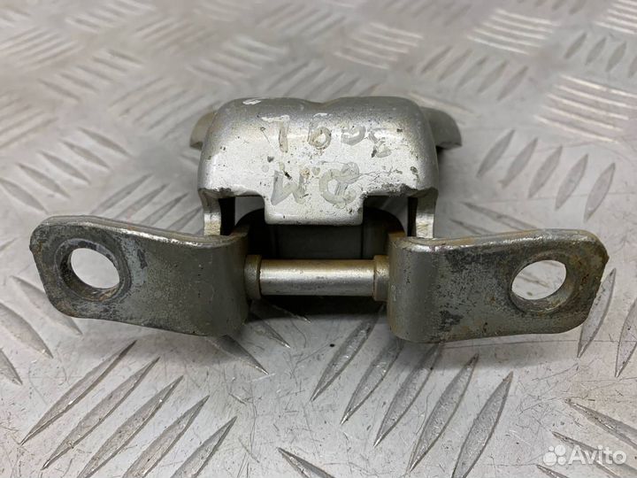 Б/У петля двери задний левый Daewoo Matiz klya