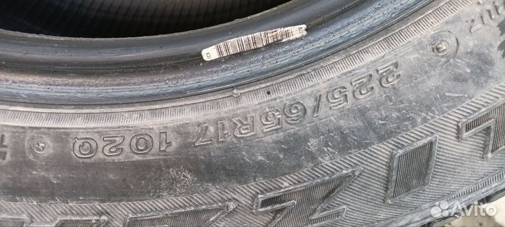 Bridgestone Blizzak DM-V1 225/65 R17