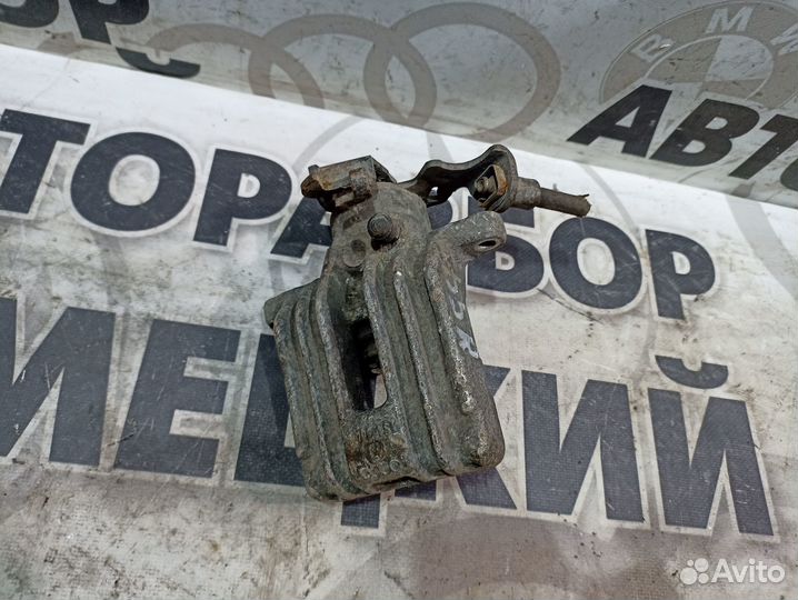 Суппорт задний правый Volkswagen Passat B5