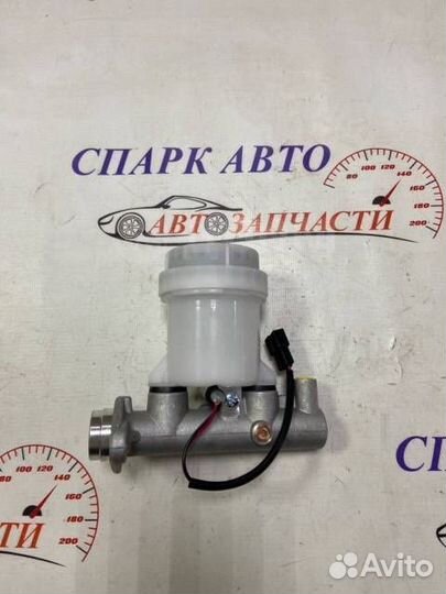 Главный тормозной цилиндр MMC Challenger MB618717