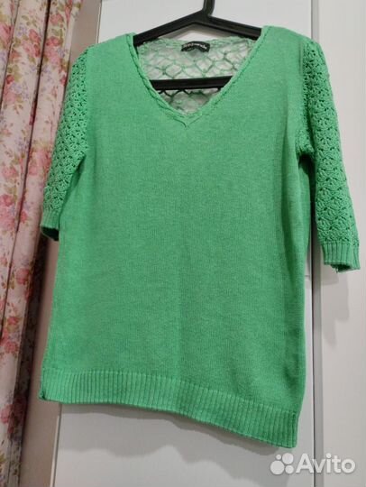 Красивая, нежная кофта, подчёркивает спину