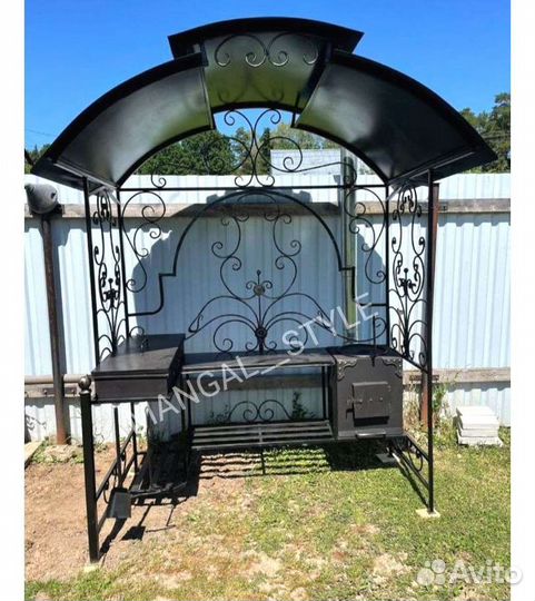 Мангал с крышей