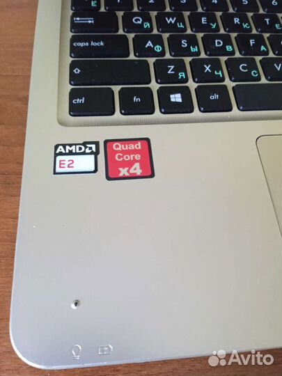 Ноутбук asus R540Y 4Гб Как новый