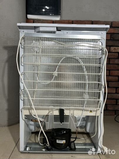 Холодильная витрина Бирюса 152