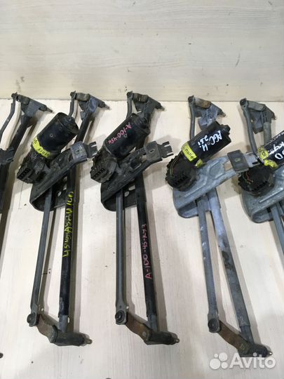 Трапеция стеклоочистителя Ауди А6 С4