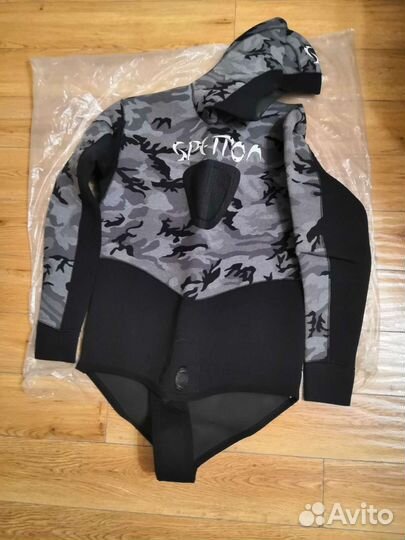 Гидрокостюм