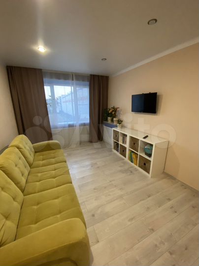 2-к. квартира, 50 м², 6/10 эт.