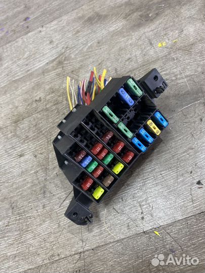 Блок предохранителей салонный Renault Logan