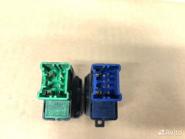 Кнопки подогрева сидений Honda Ridgeline J35A9