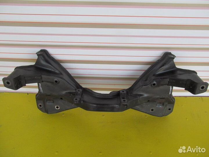 Подрамник передний Mitsubishi Libero 4G15 2000