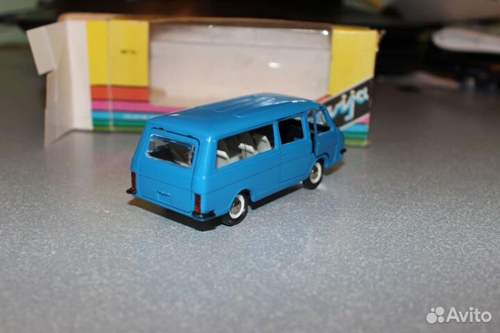 Модель автомобиля СССР раф-2203