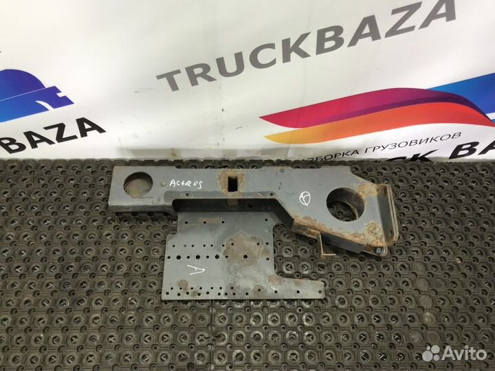 Кронштейн аккумуляторного ящика